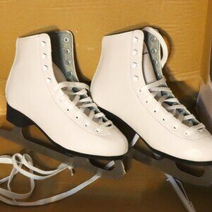 Winnwell Women's white Figure Ice Skates, like new, size 5